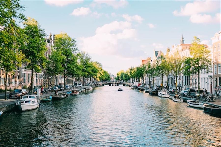 Amsterdam: en rejseguide til kanalernes by